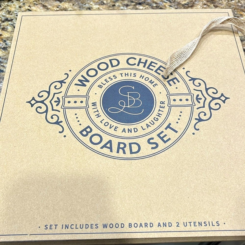 Santa Barbara design studio
Wood and cheese board set